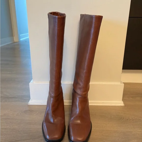 Larroude Ricky Boot (Brown, 7.5) - Picture 2 of 6